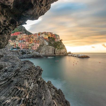 L' Attico Giallo Oro Di Giulia Manarola Exterior photo